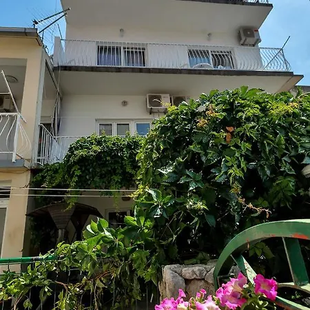 Apartment Ana *